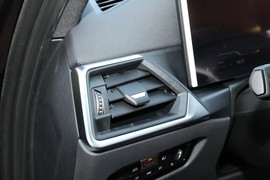 2024款宝马325i