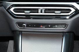 2024款宝马325i