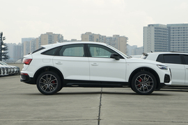 2023款奥迪Q5L