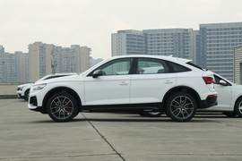 2023款奥迪Q5L
