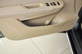 2012款中华V5