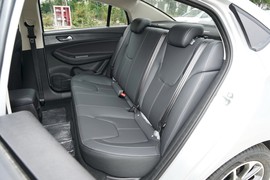 2024款奇瑞艾瑞泽5