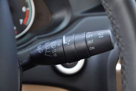 2012款中华V5
