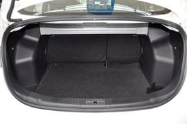 2012款马自达2三厢1.5手动时尚版