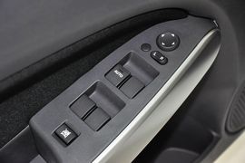 2012款马自达2三厢1.5手动时尚版