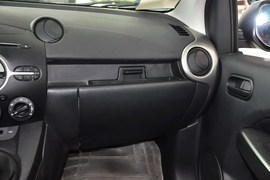 2012款马自达2三厢1.5手动时尚版