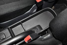 2012款马自达2三厢1.5手动时尚版