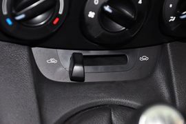 2012款马自达2三厢1.5手动时尚版