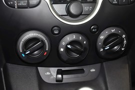 2012款马自达2三厢1.5手动时尚版