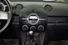 2012款马自达2三厢1.5手动时尚版