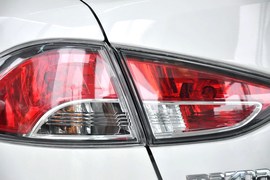 2012款马自达2三厢1.5手动时尚版