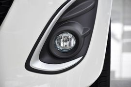 2012款马自达2三厢1.5手动时尚版