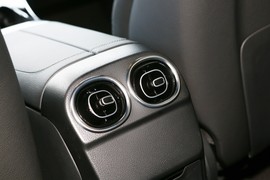 2024款奔驰C级新能源