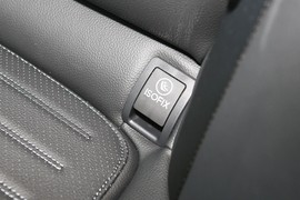 2024款奔驰C级新能源