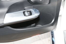 2024款奔驰C级新能源