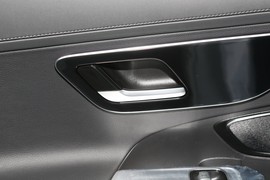 2024款奔驰C级新能源