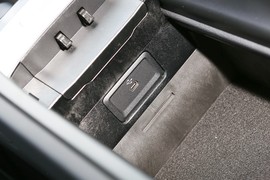 2024款奔驰C级新能源