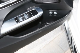 2024款奔驰C级新能源