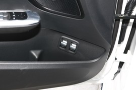 2024款奔驰C级新能源