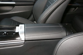 2024款奔驰C级新能源