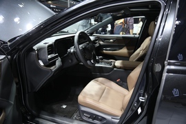 丰田皇冠智能电混双擎