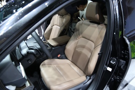 丰田皇冠智能电混双擎