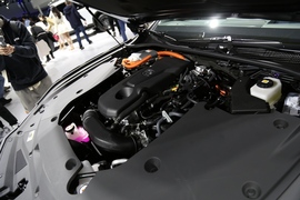 丰田皇冠智能电混双擎