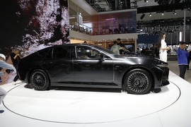 丰田皇冠智能电混双擎