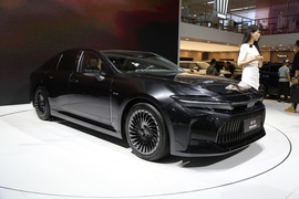 丰田皇冠智能电混双擎