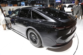 丰田皇冠智能电混双擎