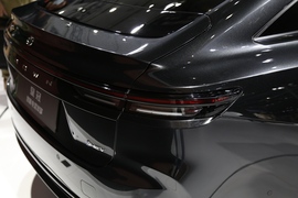 丰田皇冠智能电混双擎