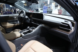 丰田皇冠智能电混双擎