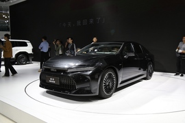 丰田皇冠智能电混双擎