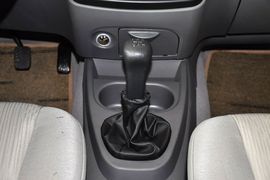 2010款五菱宏光1.2L基本型