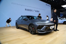 现代全新索纳塔