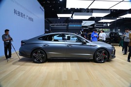 现代全新索纳塔