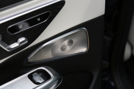 全新奔驰E级长轴距轿车