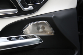 全新奔驰E级长轴距轿车