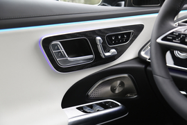 全新奔驰E级长轴距轿车