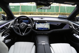 全新奔驰E级长轴距轿车