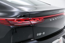 2024款奔腾B70