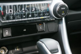 2023款丰田RAV4荣放