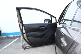 2023款丰田亚洲狮