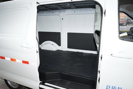 2023款长安睿行EM60