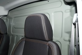 2023款长安睿行EM60