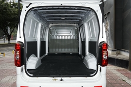 2023款长安睿行EM60