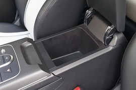 2023款比亚迪驱逐舰05