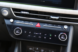 北京现代第十一代索纳塔