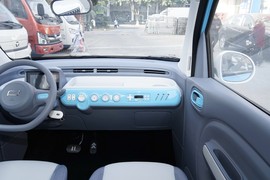2023款奔腾小马