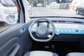 2023款奔腾小马